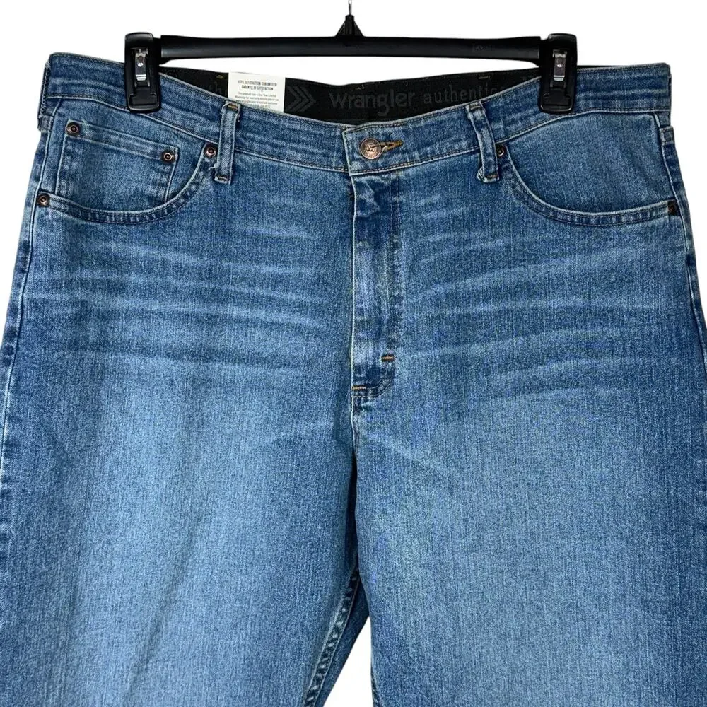 Wrangler 38x29 Mens Jeans Straight Leg Stretch Zip-Fly Pockets Medium Wash Blue